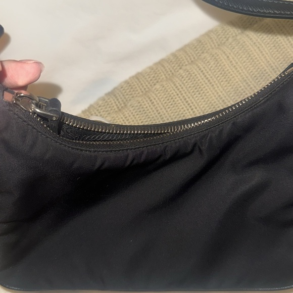 Prada Re-Edition 2005 Black Purse - Picture 5 of 8